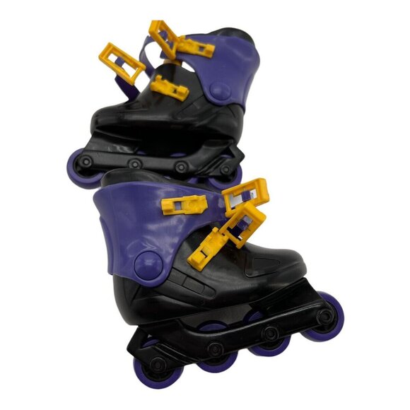 American Girl Rollerblade Outfit Set With Helmet Shirt Skates Hanger Fits 18" Do - Picture 5 of 12